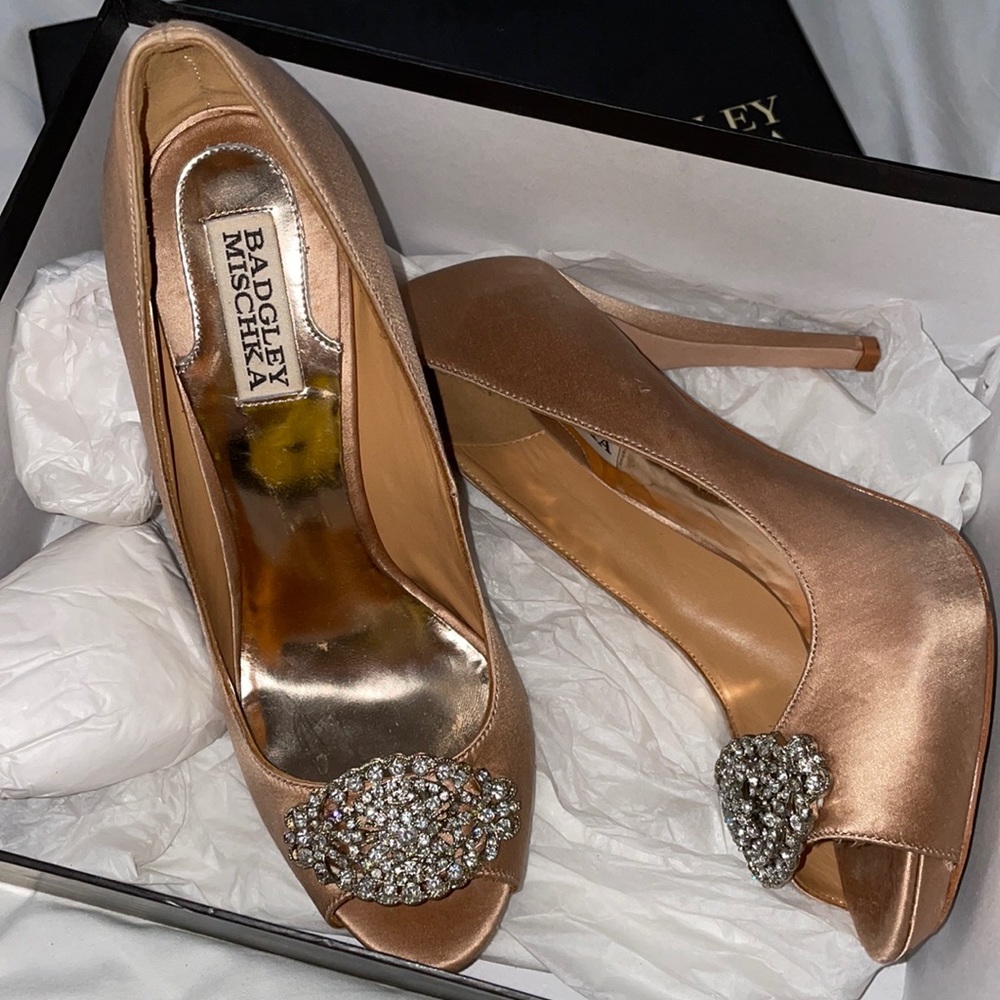 Badgley Mischka Goodie Open Toe Pump
